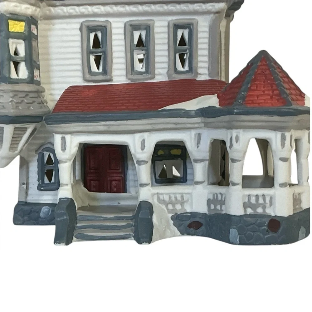 Vintage Victorian Village Illuminated Holiday House Hand Painted Porcelain 1994